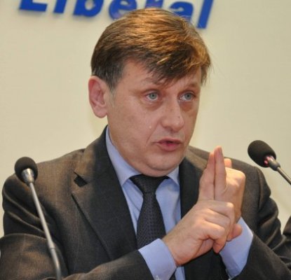 Antonescu: Nu căutăm cu lumânarea suspendarea lui Băsescu. Vrem şi noi de sărbători să stăm liniştiţi cu familia